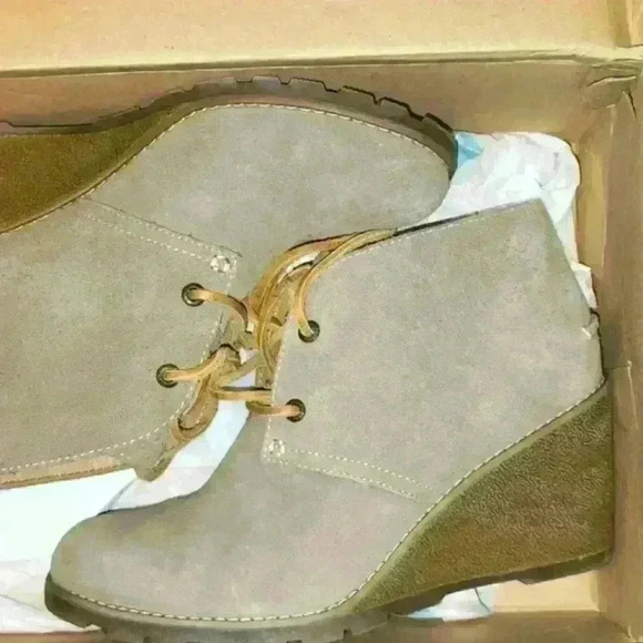 Sperry Shoes - Sperry Women's Stella Prow Taupe Ankle Bootie,Size 7M